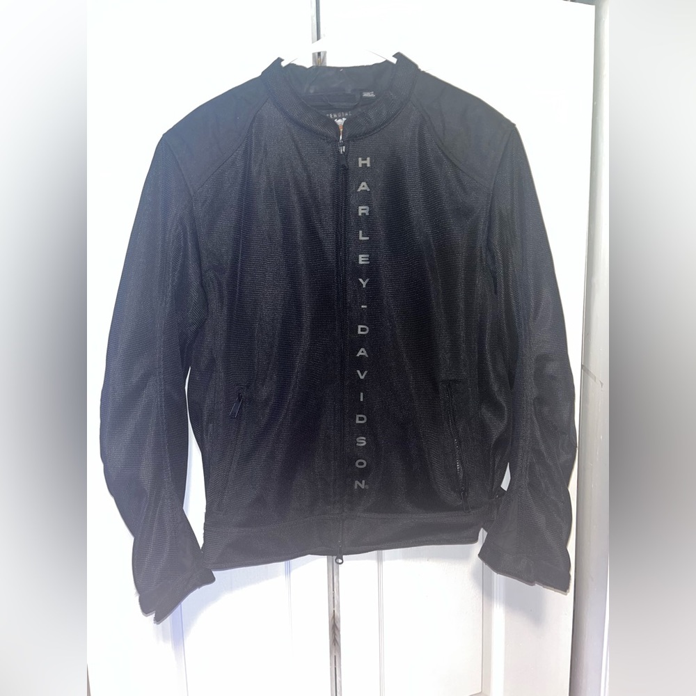 BRAND: Harley Davidson. SIZE: Large. Color: Black